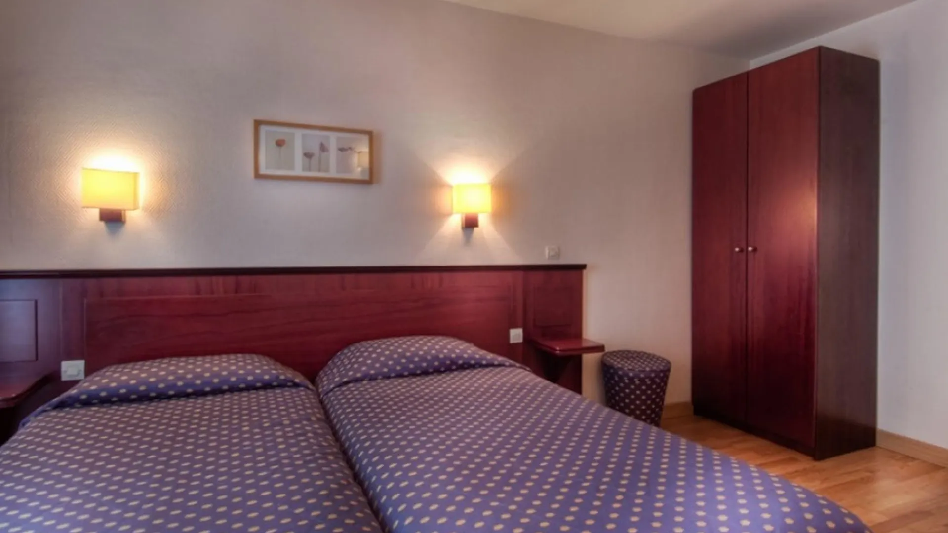 **  Hotel De Paris Opera France